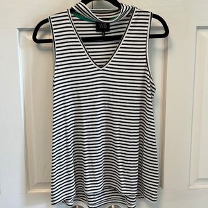 W5 choker neck sleeveless Medium top